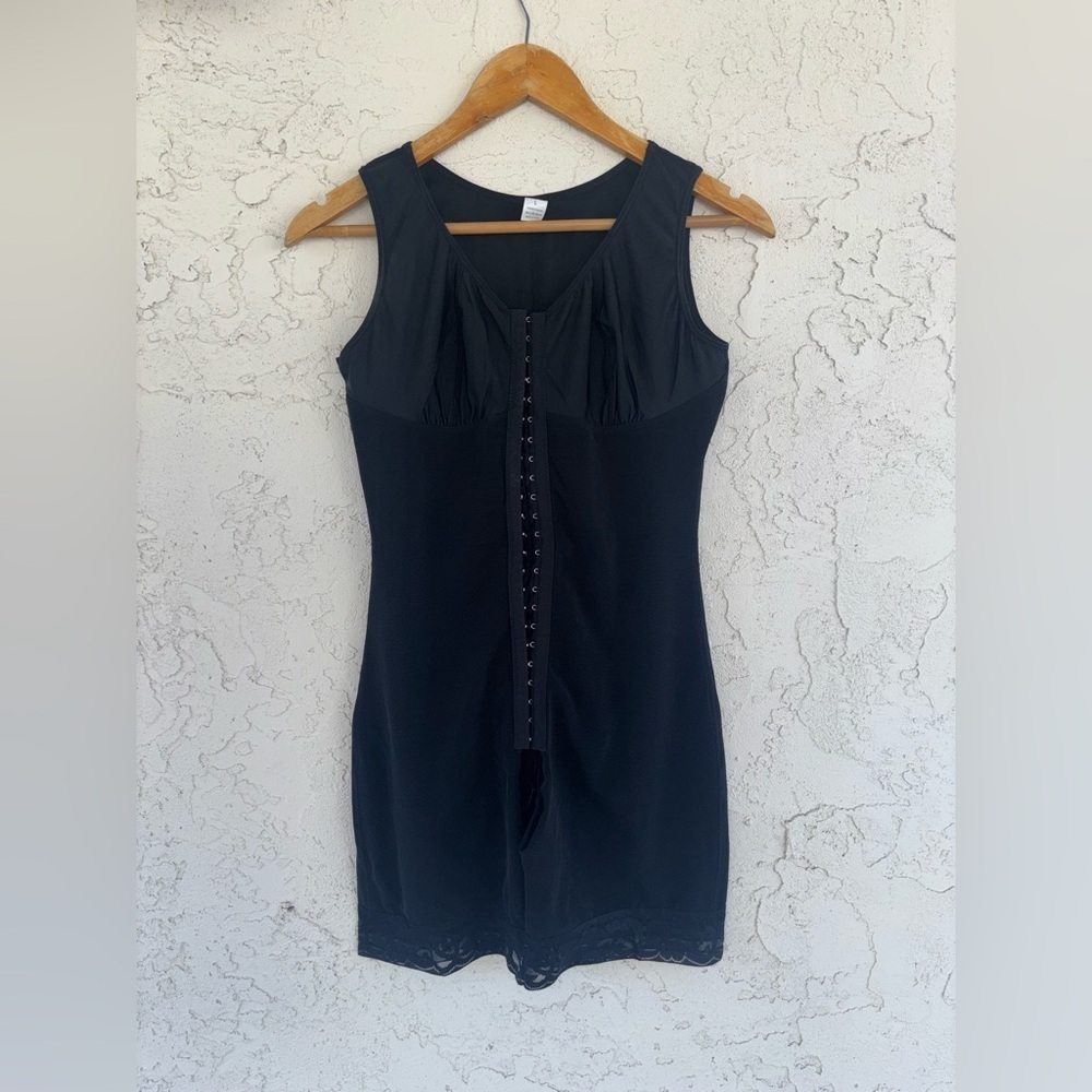 3 row hookup Black Shapewear Bodysuit Lace hem Size L